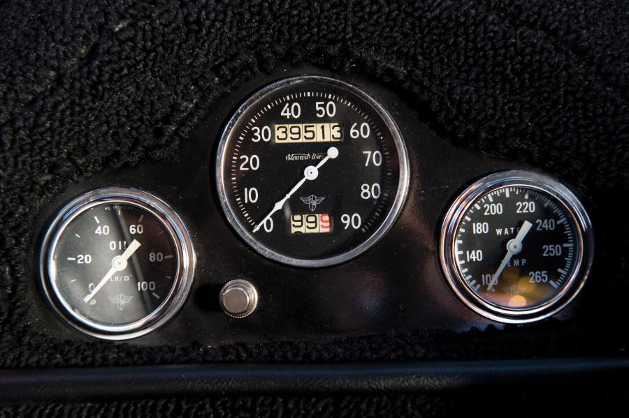  Ford 5-Window Coupe 1932 года  (фото 3 из 5)